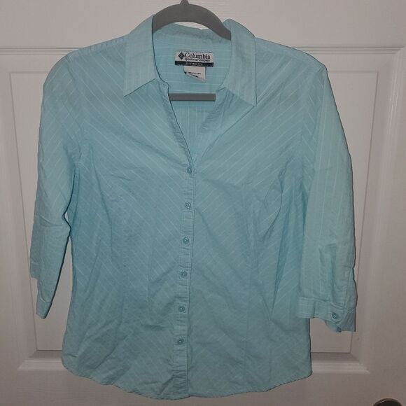 WOMENS Columbia Blue Button Down Shirt Classic Design MEDIUM - Picture 1 of 6